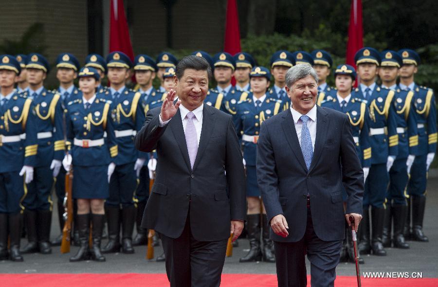 Председатель КНР Си Цзиньпин провел переговоры с президентом Кыргызстана А. Атамбаевым