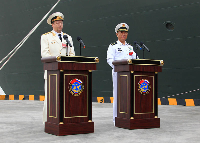 Китайские и российские корабли, участвующие в учениях "Морское взаимодействие-2014", прибыли в район сосредоточения в Шанхае