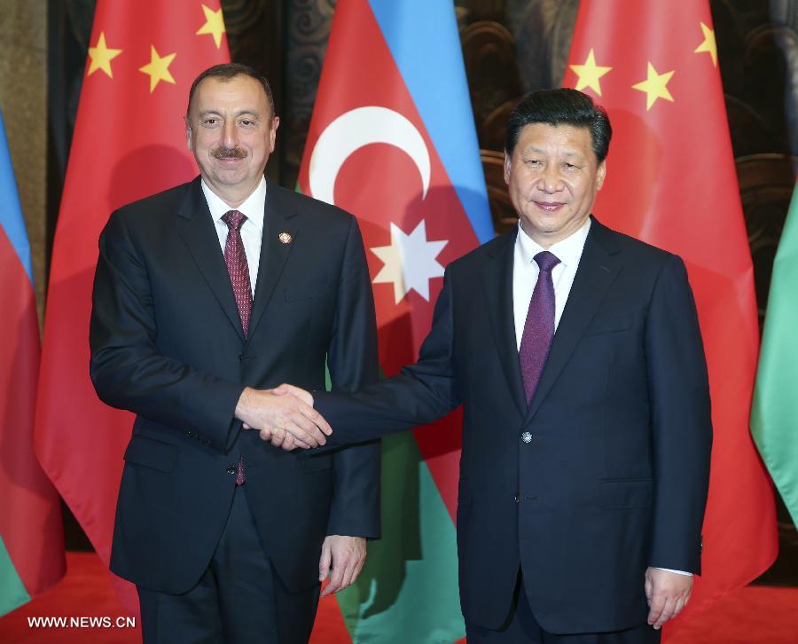  Си Цзиньпин встретился с президентом Азербайджана И. Алиевым