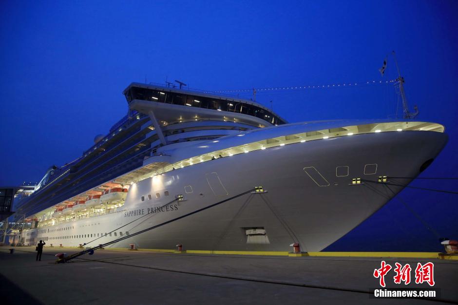 Круизный лайнер Sapphire Princess совершил первое плавание в Китай