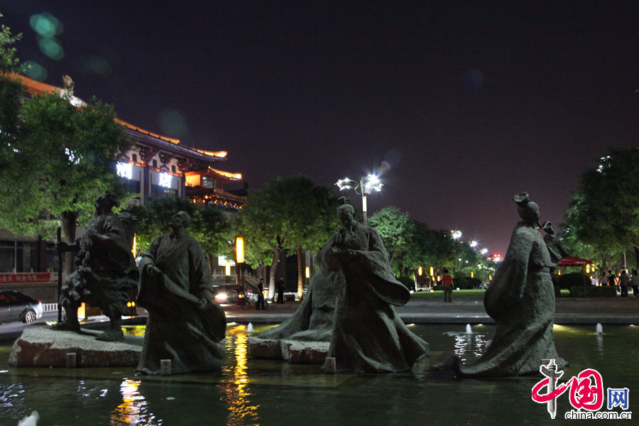 Ночные пейзажи в городе Сиань – начальной точке древнего Шелкового пути