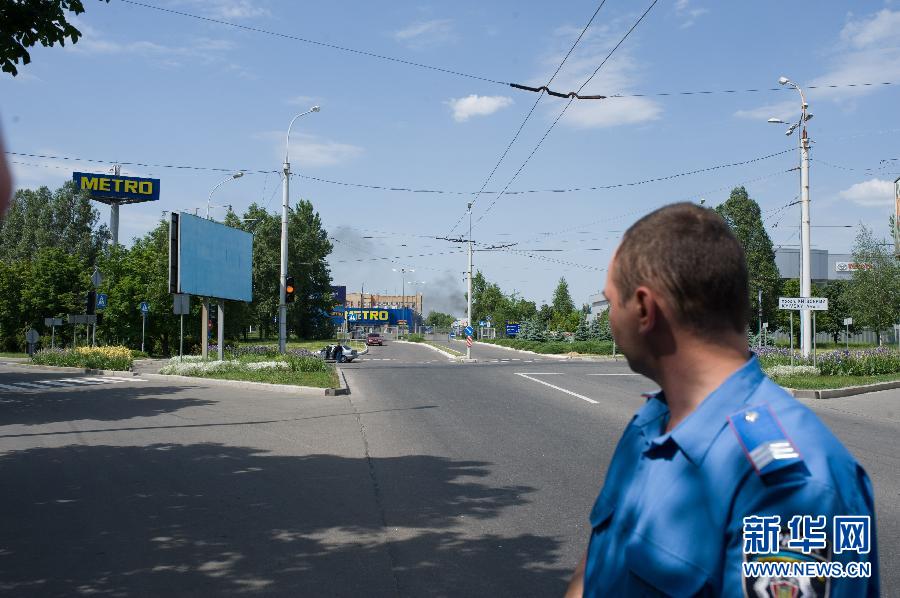 Ожесточенные бои между украинскими правительственными войска и ополченцами в Донецке