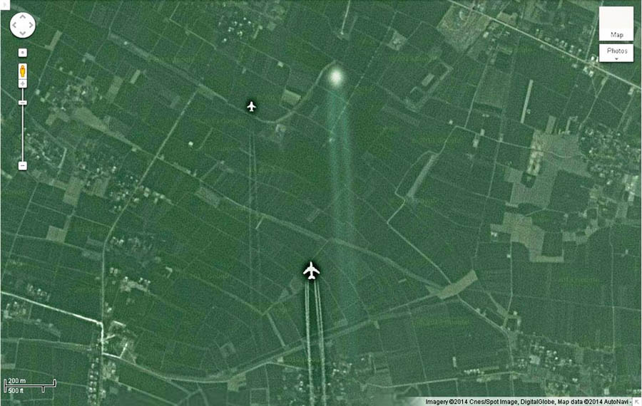 Китайские самолеты гонятся за НЛО?