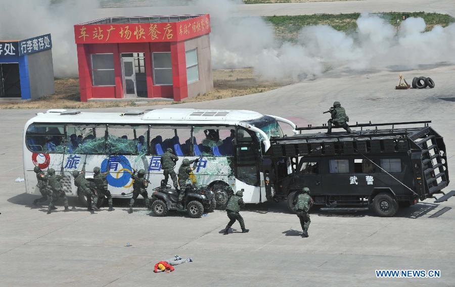 В Пекине состоялись комплексные антитеррористические учения