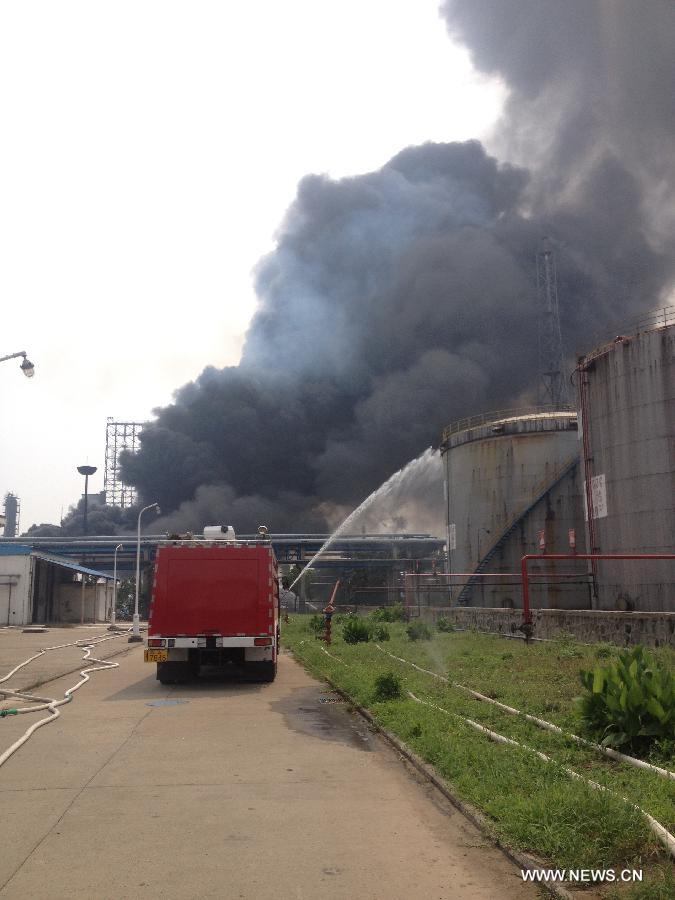 Потушен пожар в нефтехимической компании "Янцзы" в Нанкине