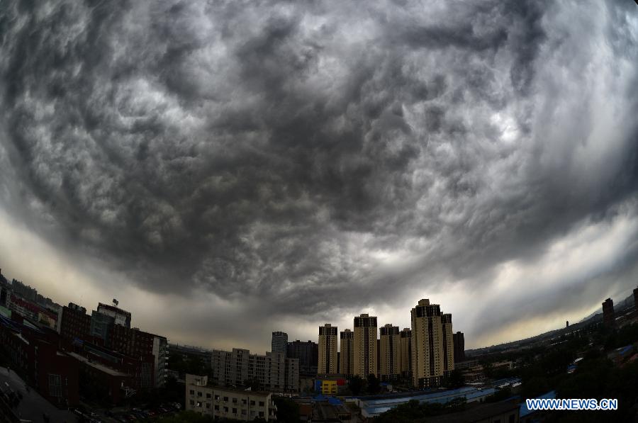 На Пекин обрушились сильнейшие в этом году дожди