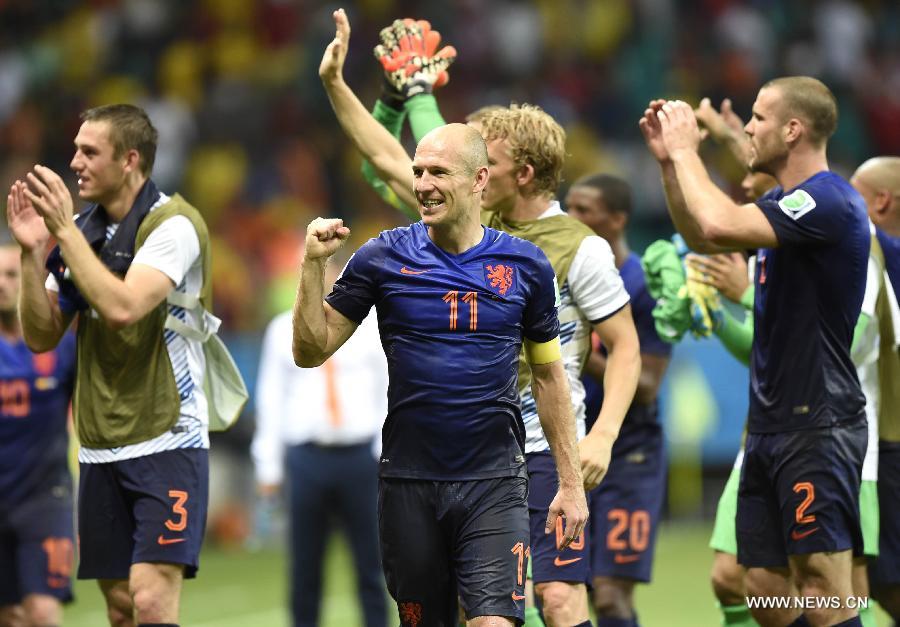 На ЧМ по футболу сборная Нидерландов обыграла сборную Испании со счетом 5:1