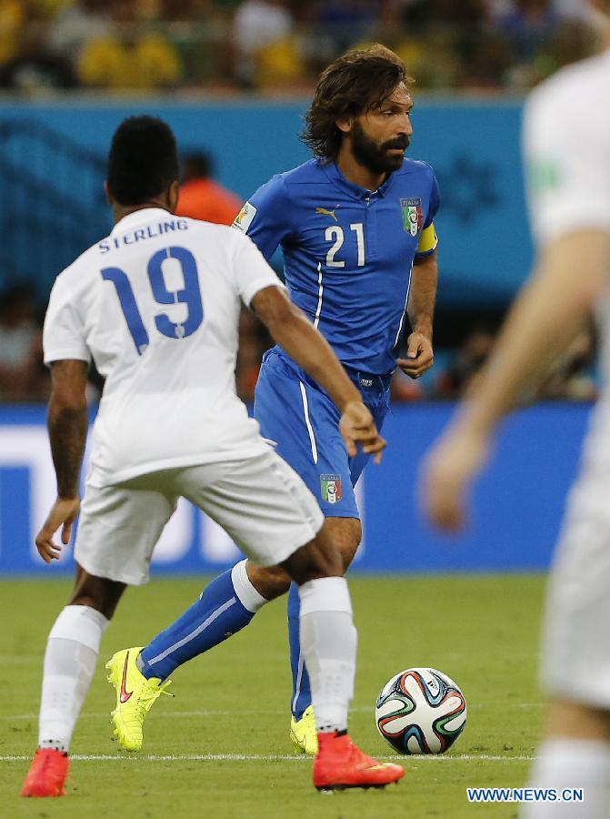 Сборная Италии победила команду Англии в матче Чемпионата мира по футболу