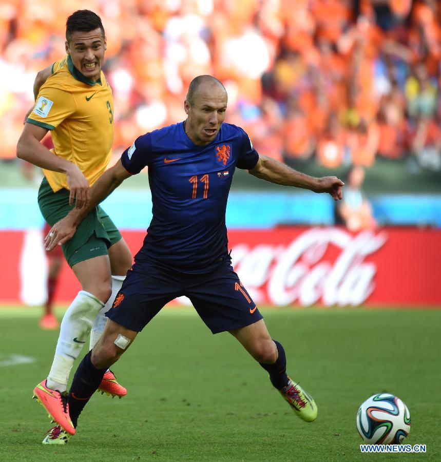 Сборная Нидерландов на чемпионате мира по футболу в Бразилии со счетом 3:2 обыграла сборную Австралии