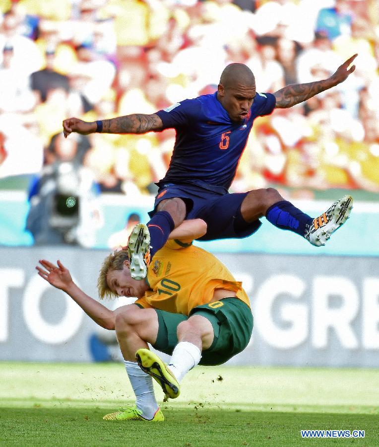 Сборная Нидерландов на чемпионате мира по футболу в Бразилии со счетом 3:2 обыграла сборную Австралии