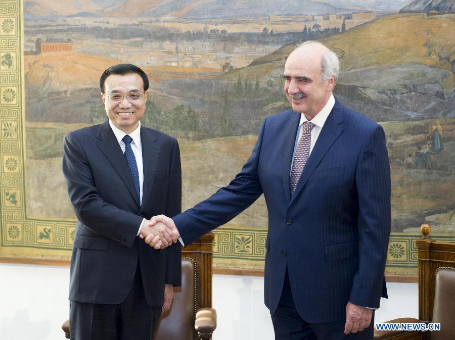 Премьер Госсовета КНР Ли Кэцян встретился со спикером греческого парламента Э. Меймаракисом