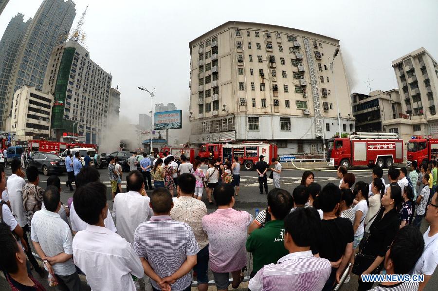 Пожар вспыхнул на рынке в Центральном Китае