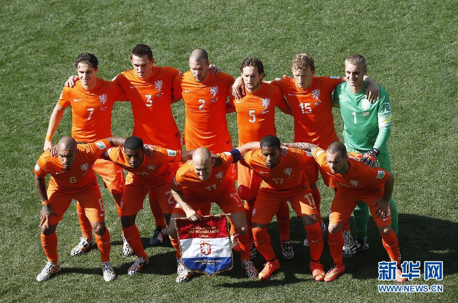 Сборная Нидерландов обыграла сборную Чили со счетом 2:0