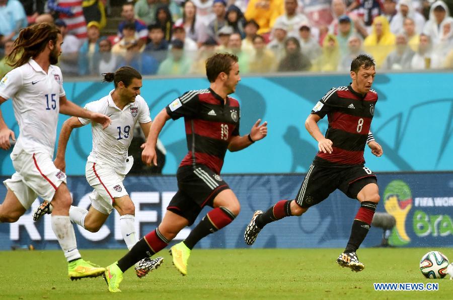 Германия и США вышли в 1/8 ЧМ по футболу