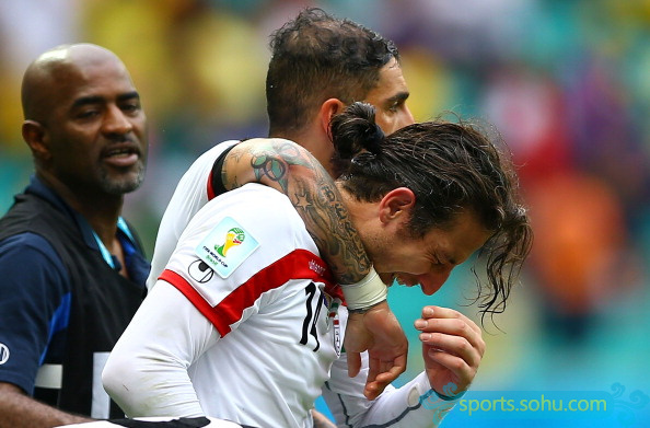 Фото: Слезы после матчей группового этпа на чемпионате мира по футболу в Бразилии