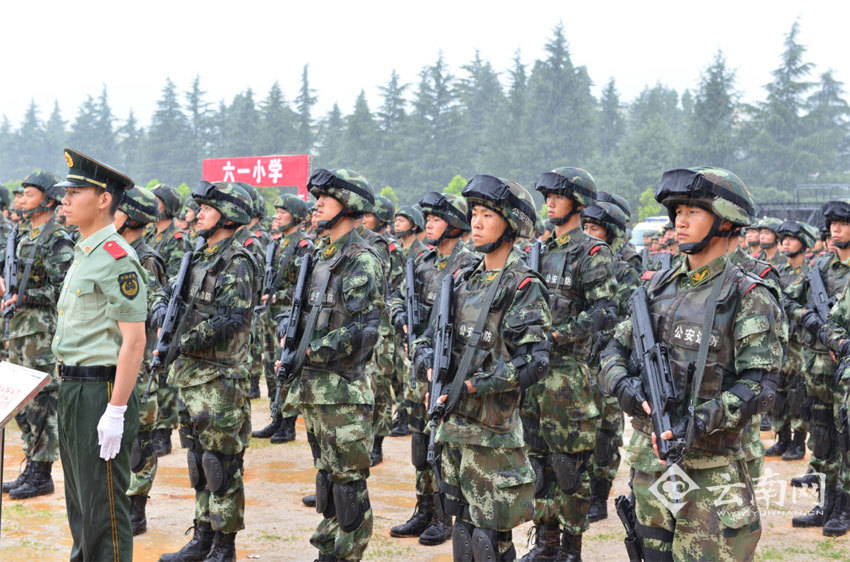 В провинции Юньнань прошли антитеррористические учения под кодовым названием «Железный кулак»