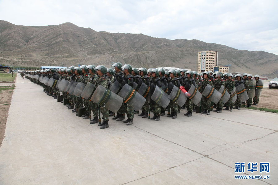 Китайская полиция завершила антитеррористические учения в Синьцзяне