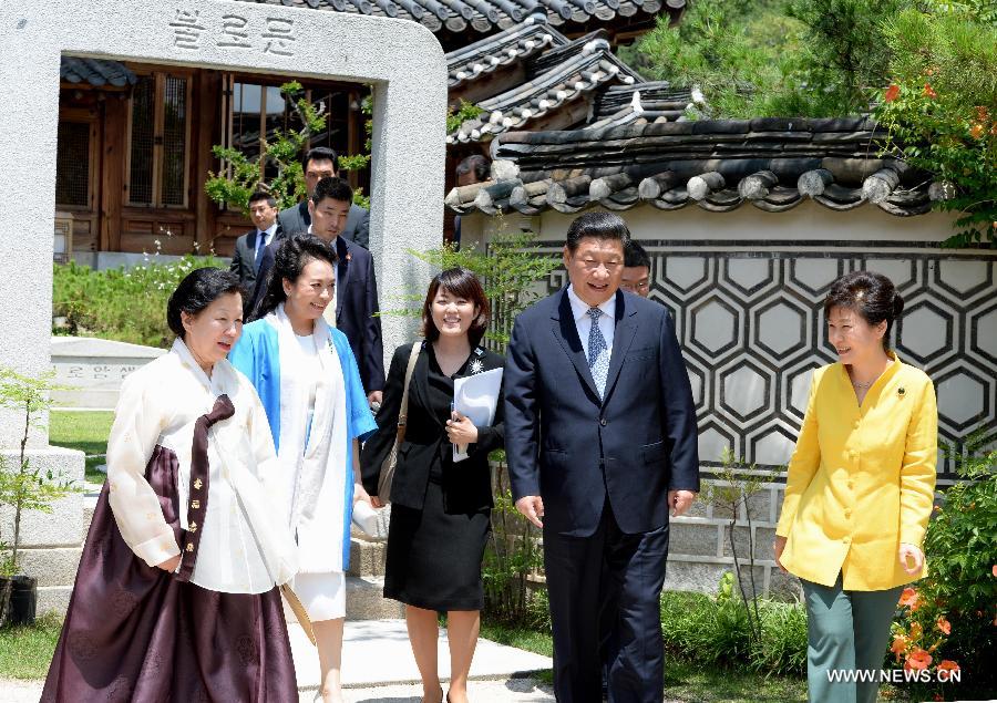Председатель КНР Си Цзиньпин и президент Республики Корея Пак Кын Хе в пятницу снова встретились в Сеуле