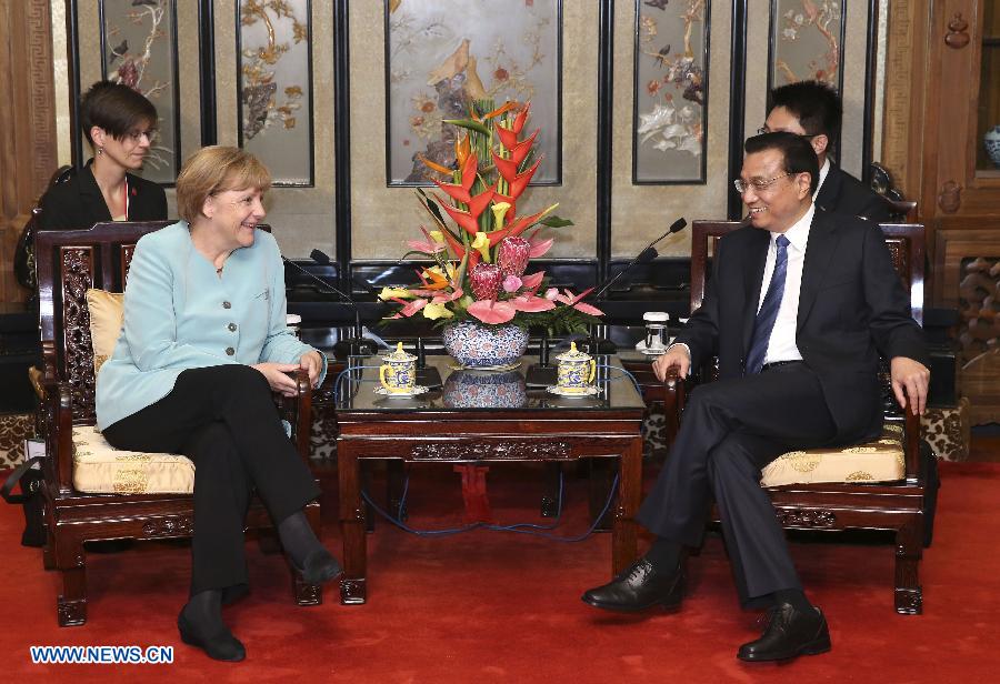 Ли Кэцян встретился с канцлером Германии Ангелой Меркель