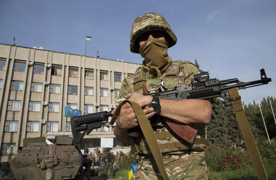 Украинские военные в Славянске и Краматорске