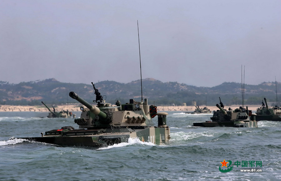 ВМС Китая провели учения по десантным операциям