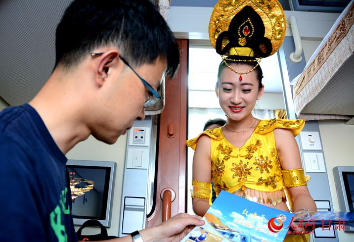 Ганьсу: успешно отправился в путь туристический поезд «Дуньхуан»