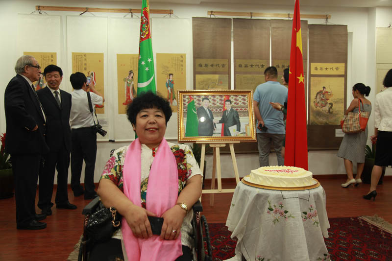В Пекине прошла выставка китайской художницы Цинь Байлань