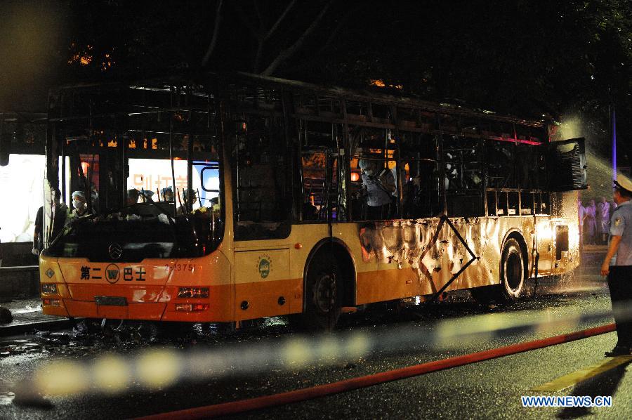 Два человека стали жертвами взрыва автобуса в Гуанчжоу
