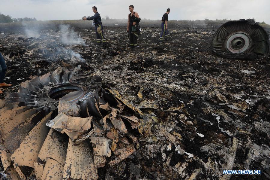 Малазийский пассажирский самолет сбит в Украине