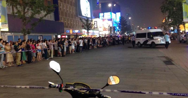 Полиция освободила женщину, захваченную в заложники в центре Пекина