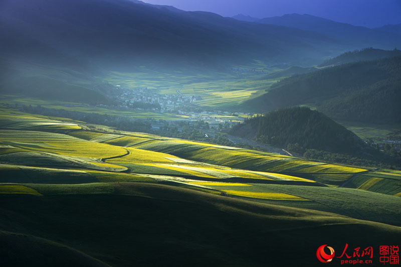 Многоцветные горы Чжоэр