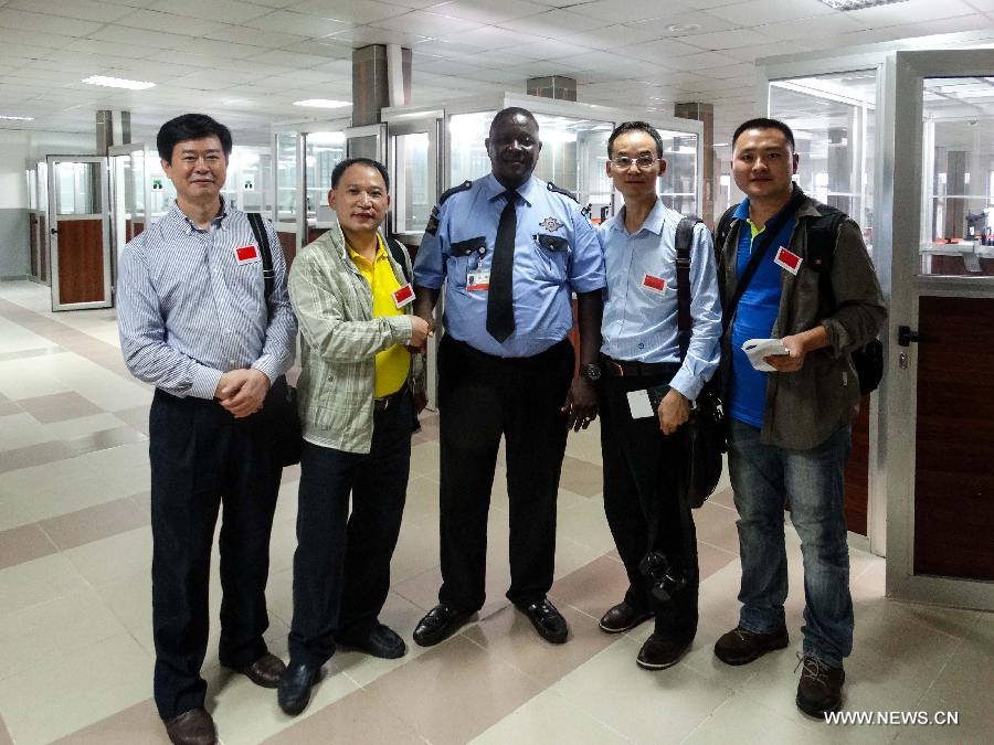 Группа медицинских специалистов из Китая прибыла в Сьерра-Леоне для оказания помощи
