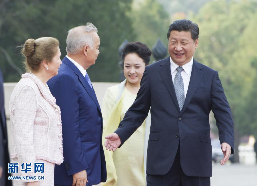 Си Цзиньпин провел переговоры с президентом Узбекистана И.Каримовым
