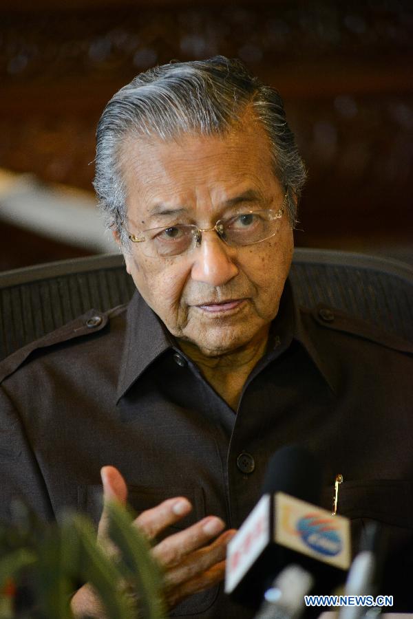 Дэн Сяопин является одним из наиболее великих реформаторов за всю мировую историю -- бывший глава малайзийского правительства Мохатхир Мохамад