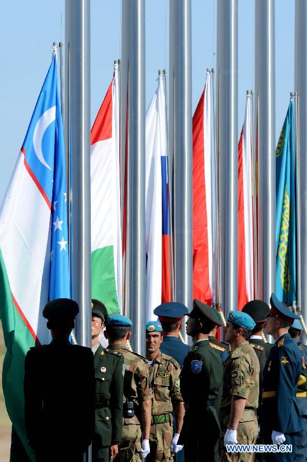 Официально начались совместные военные антитеррористические учения "Мирная миссия-2014"