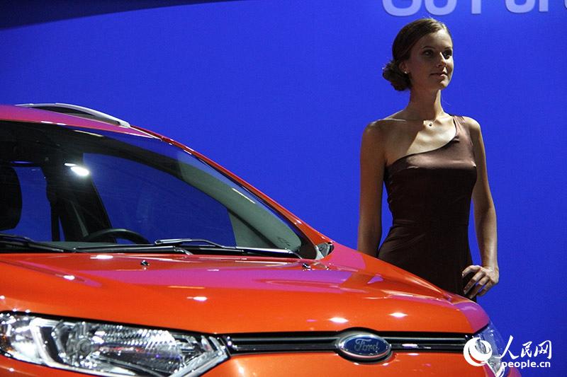 Фотографии: Очаровательные модели на Московском автосалоне 2014