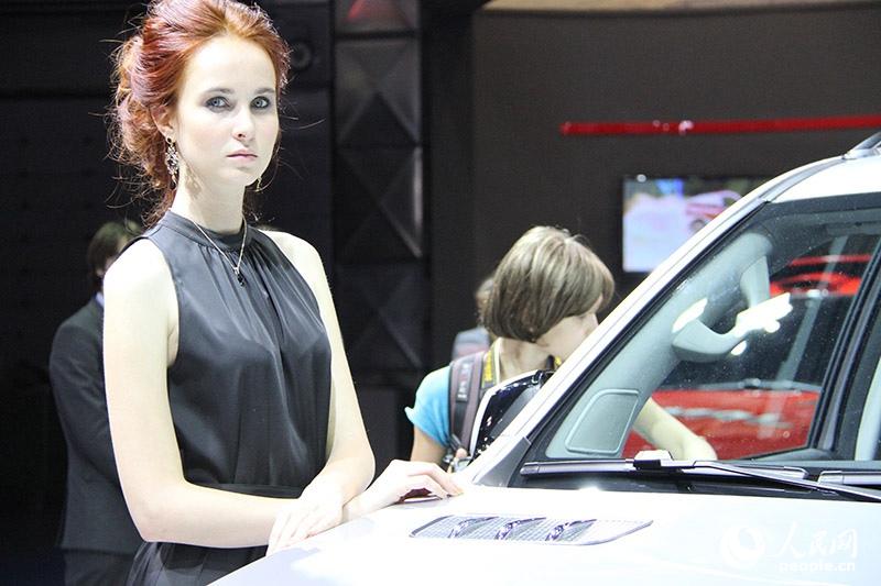 Фотографии: Очаровательные модели на Московском автосалоне 2014