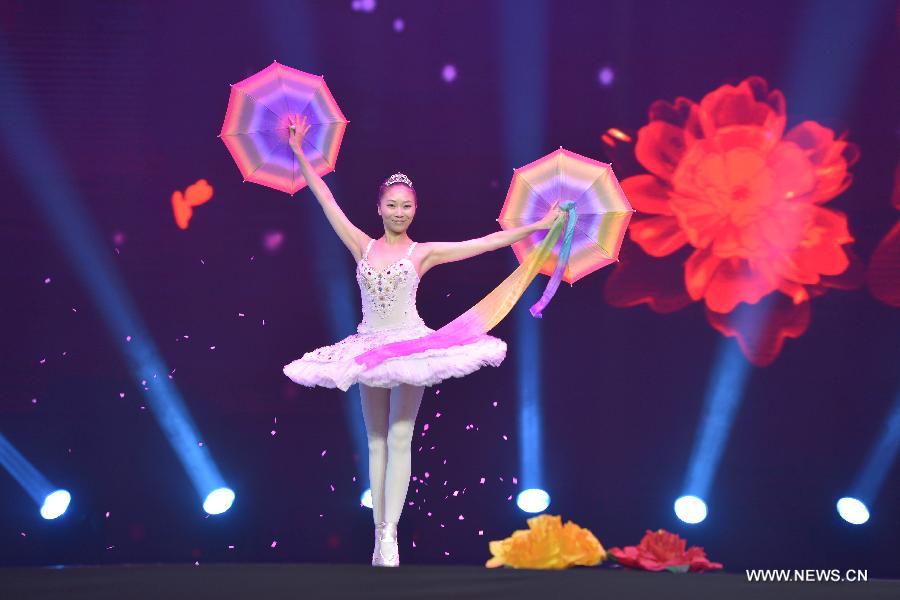 Иностранцы выиграли пекинские соревнования по магии "Золотая Великая стена"