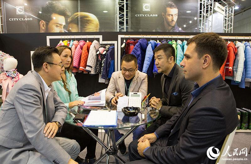 Китайские бренды привлекают посетителей-специалистов на выставке СРМ