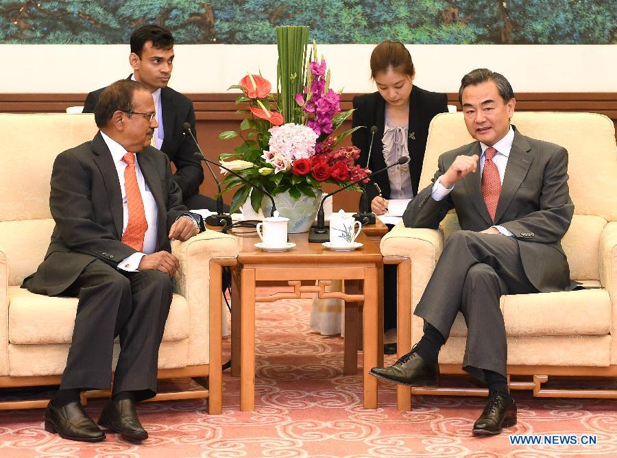 Ван И: хорошая подготовка к визиту Си Цзиньпина в Индию посодействует реализации нового скачка в китайско-индийских отношениях