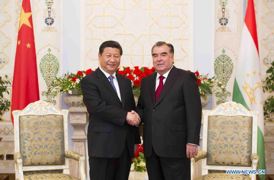 Си Цзиньпин и президент Таджикистан Э. Рахмон приняли решение по дальнейшему развитию и углублению двусторонних отношений стратегического партнерства