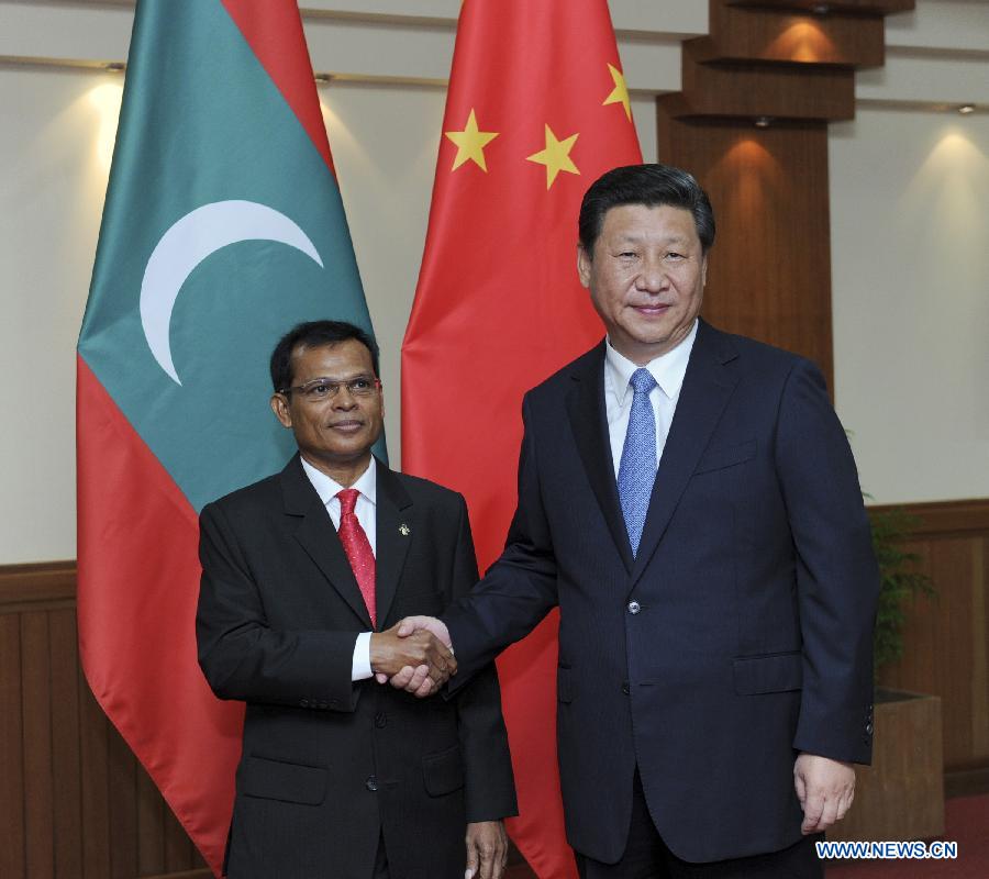 Си Цзиньпин встретился со спикером парламента Мальдив А.М.Мохамедом и экс-президентом М.А.Гайюмом