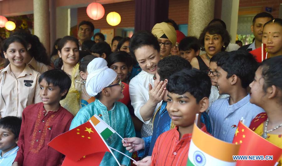 Пэн Лиюань посетила Международную школу Тагора в Индии