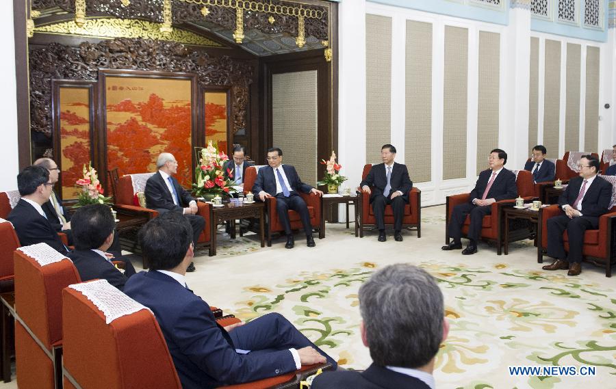 Ли Кэцян встретился с участниками 18-го международного совещания руководителей учреждений финансового контроля