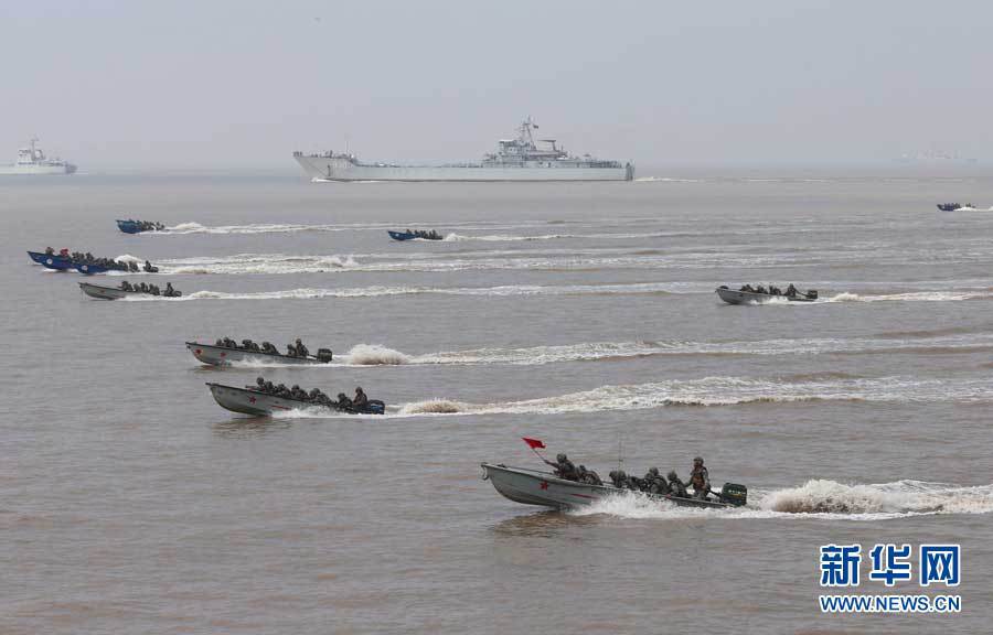 Элитные войска Нанкинского военного округа провели учения на Восточно-китайском море