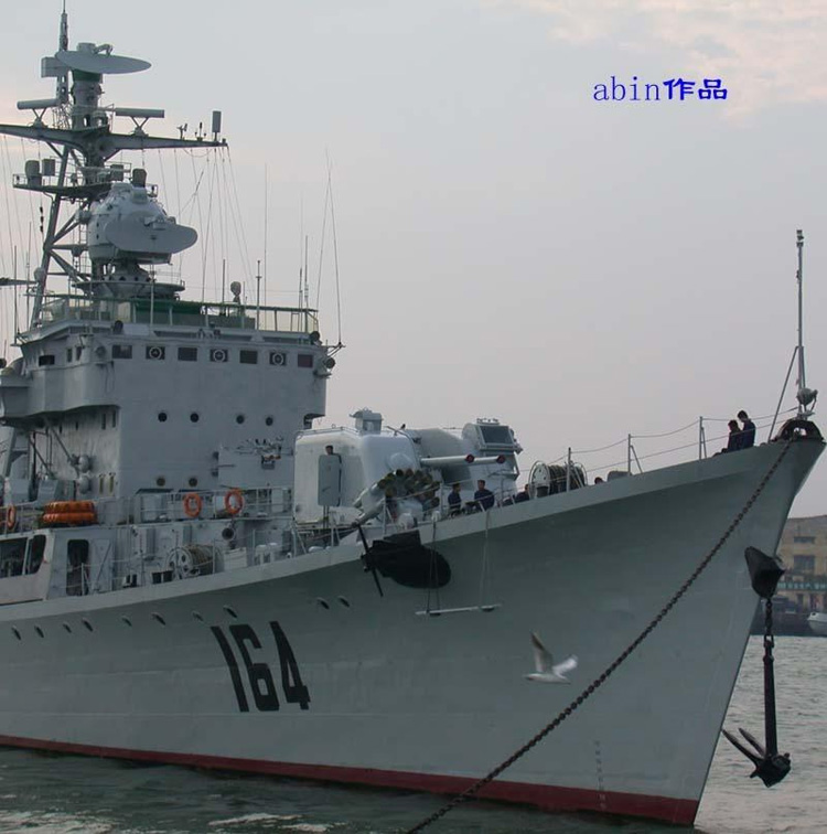 На фото эсминец «Наньчан 164» - эсминец типа 051 китайского производства