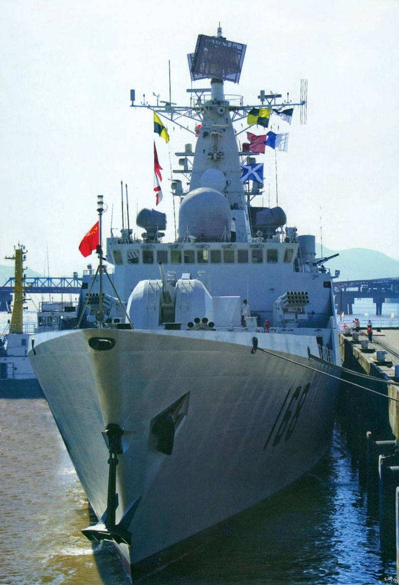 На фото эсминец «Гуанчжоу 168» - эсминец типа 052В китайского производства