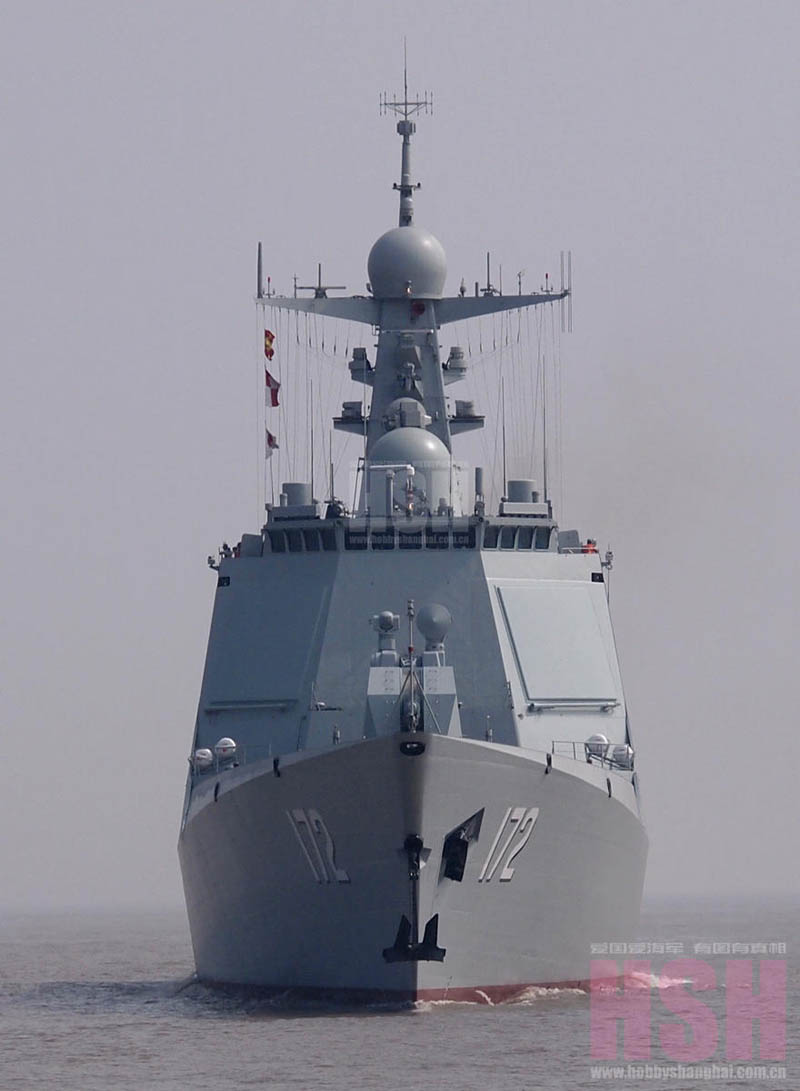 На фото эсминец «Куньмин 172» - первый эсминец типа 052D китайского производства