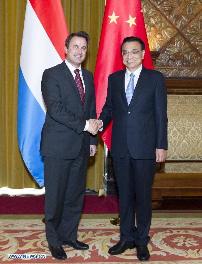 Ли Кэцян встретился с премьер-министром Люксембурга Ксавье Беттелем