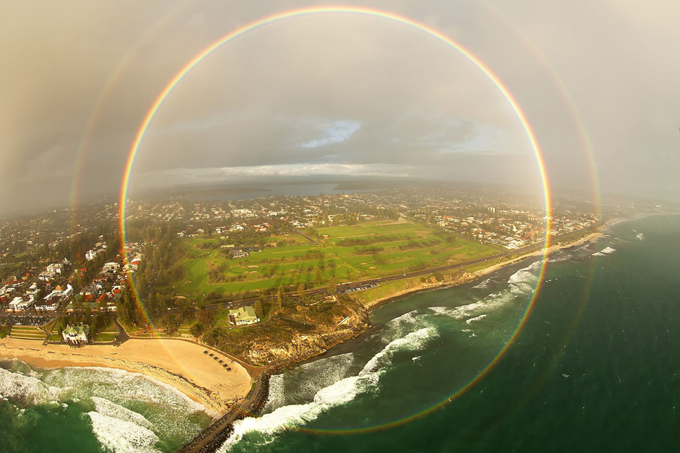 В небе над Австралией появилась редкая круговая радуга